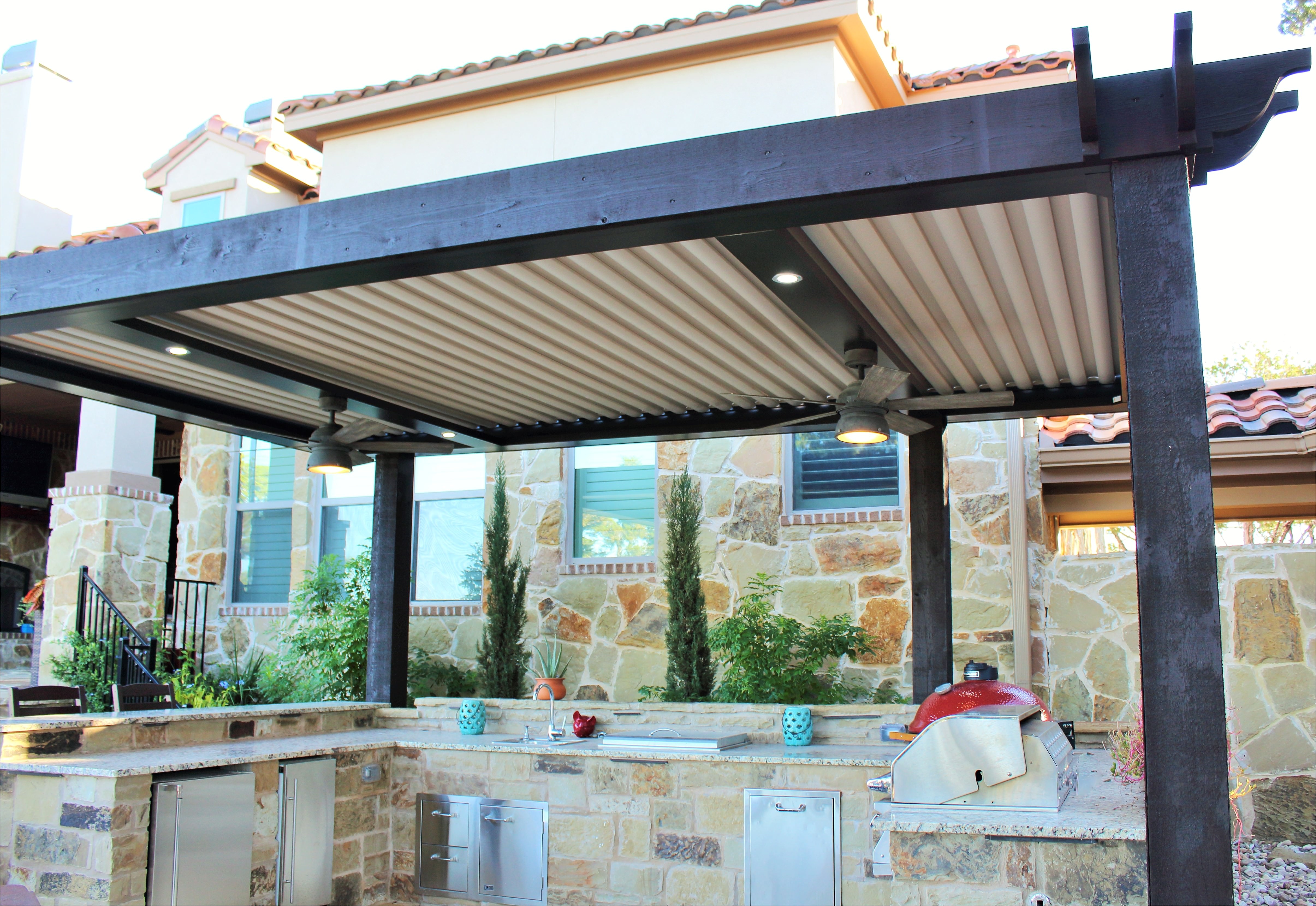 arcadia louvered roof