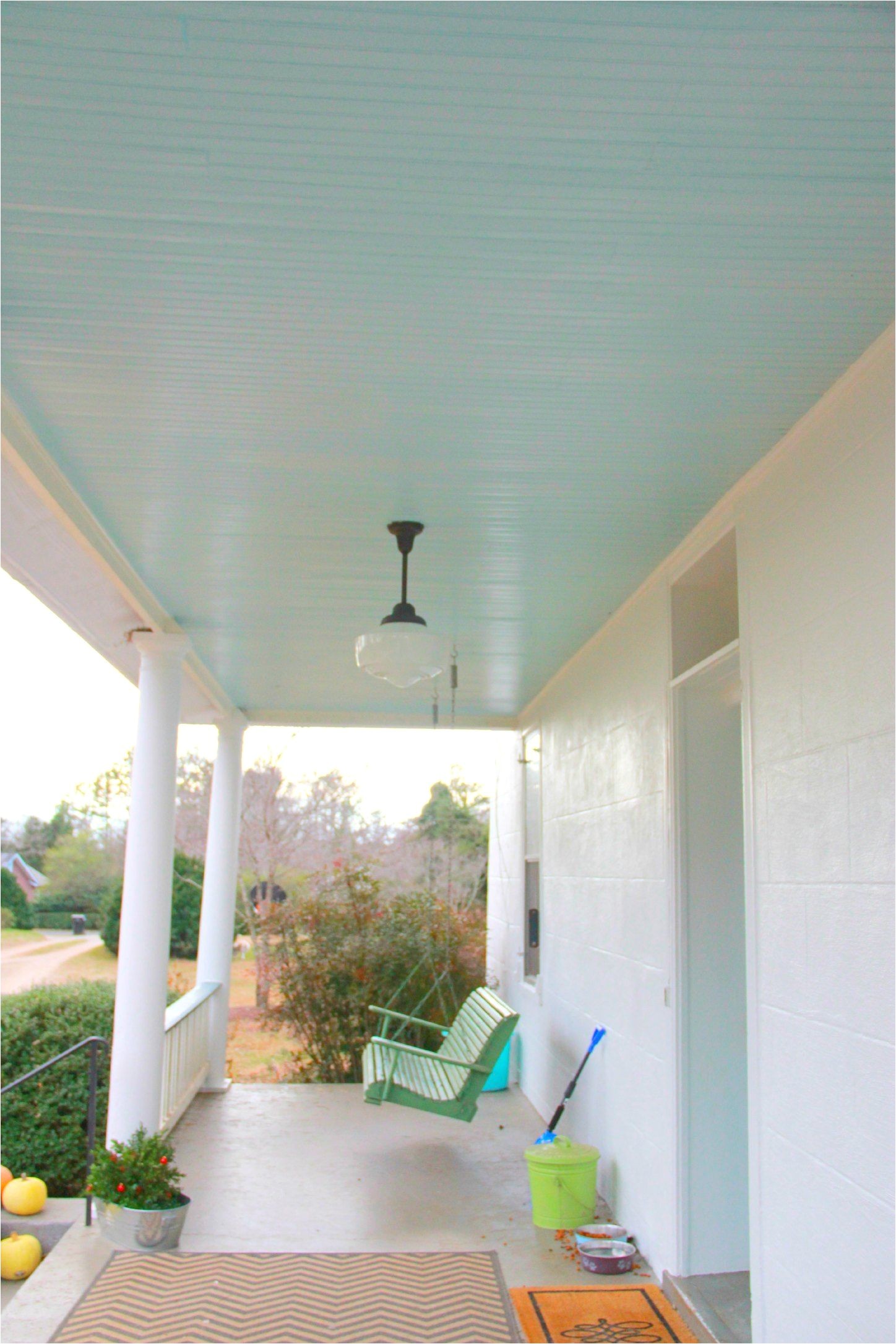 benjamin moore birds egg painted on the ceiling blues on the porch ceilings is an old slave tradition for warding off evil spirits