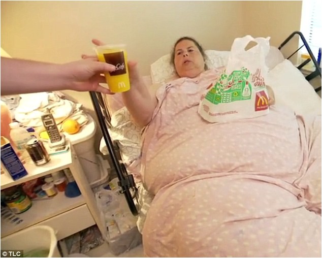 399654 morbidly obese woman puts her life at risk after refusing to get out of bed on my 600lb life