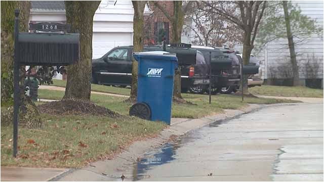 thieves steal gift cards left for garbage collectors in chesterfield