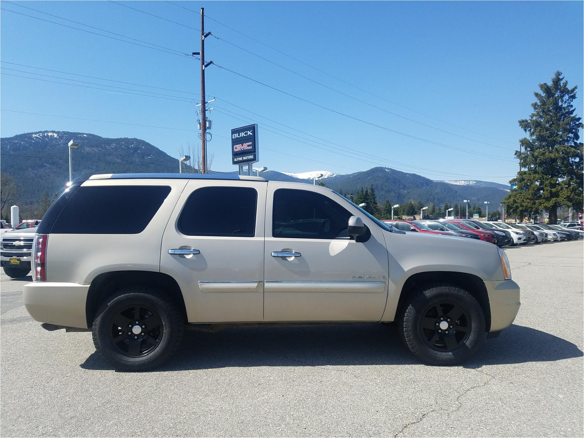 2007 gmc yukon denali vehicle photo in ponderay id 83852