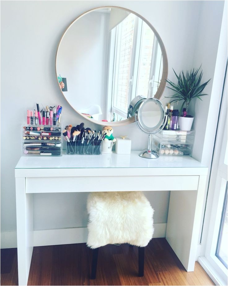 diy makeup vanity for small spaces