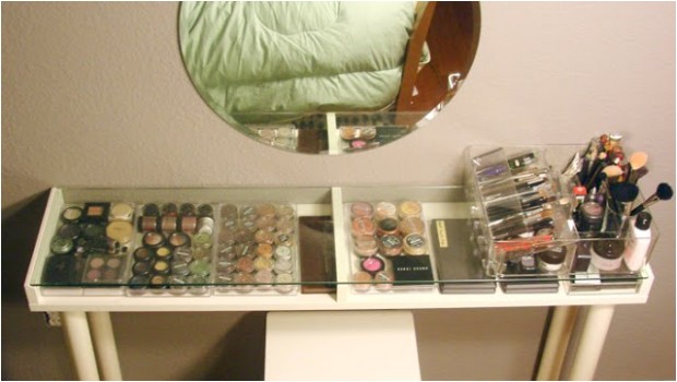 makeup vanity for small spaces