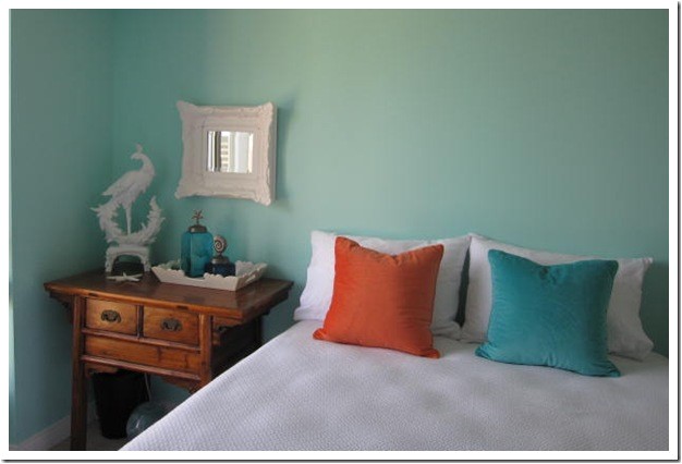 a sherwin williams turquoise guest room