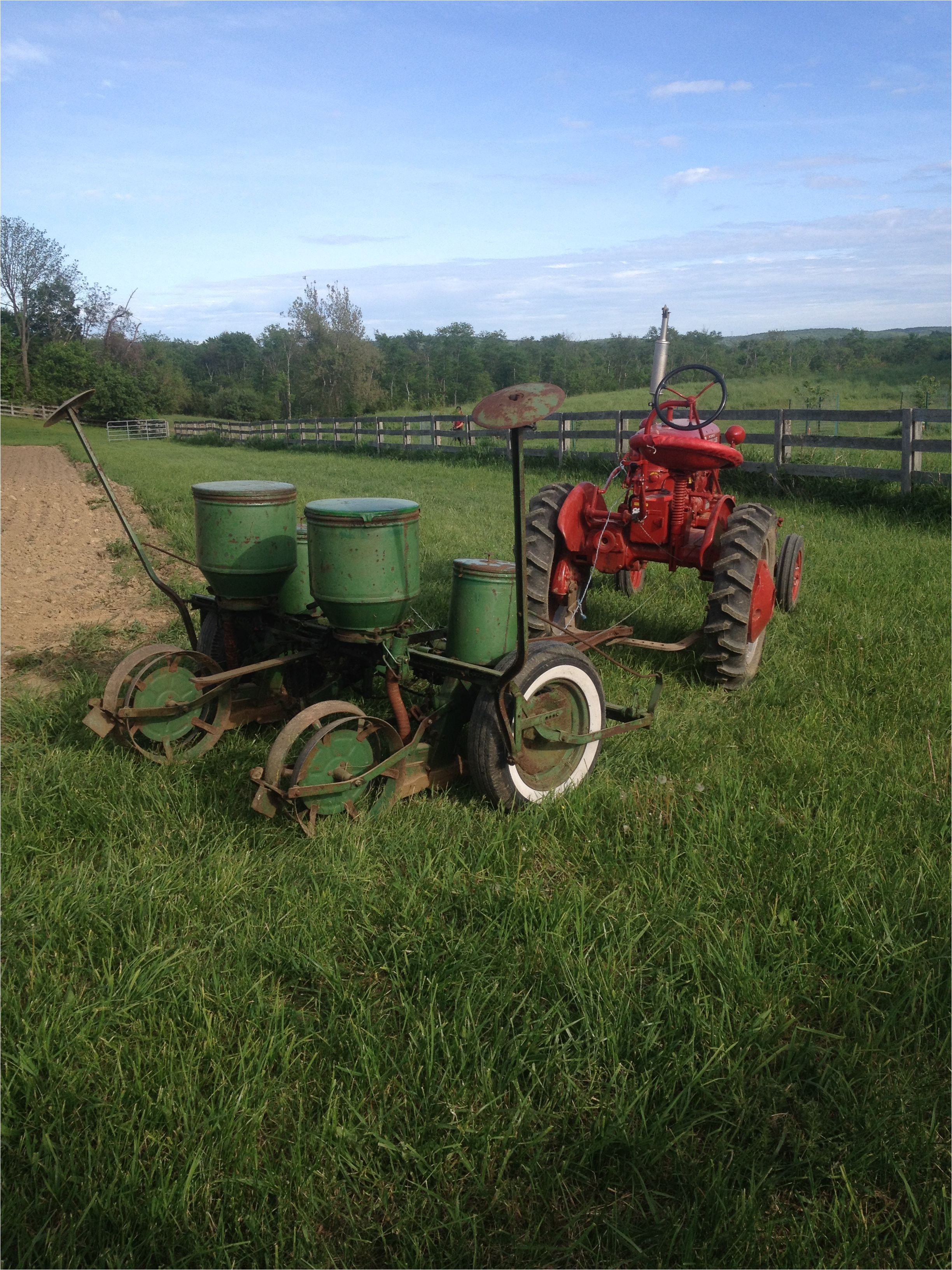 Tractorshed Com for Sale Jd 290 Planter and 1953 Farmall Cub Old Iron Pinterest