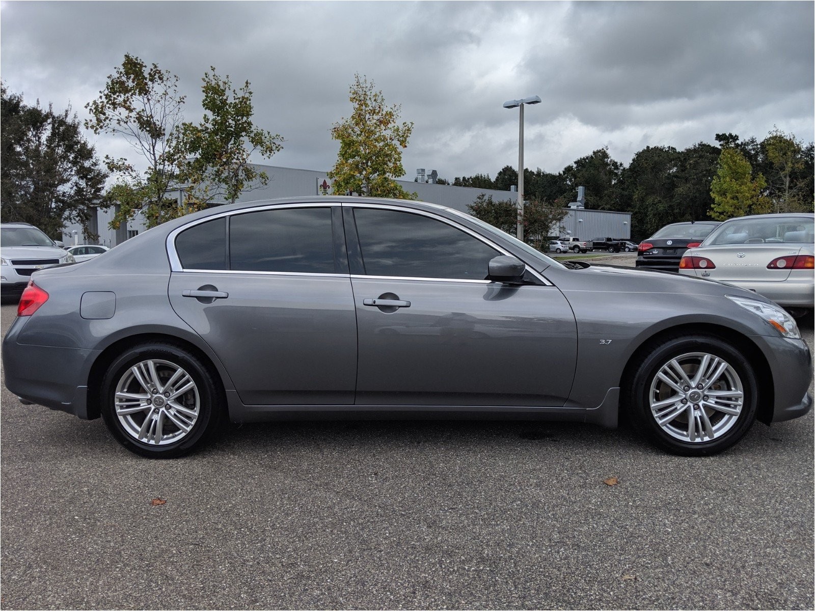 pre owned 2015 infiniti q40 base