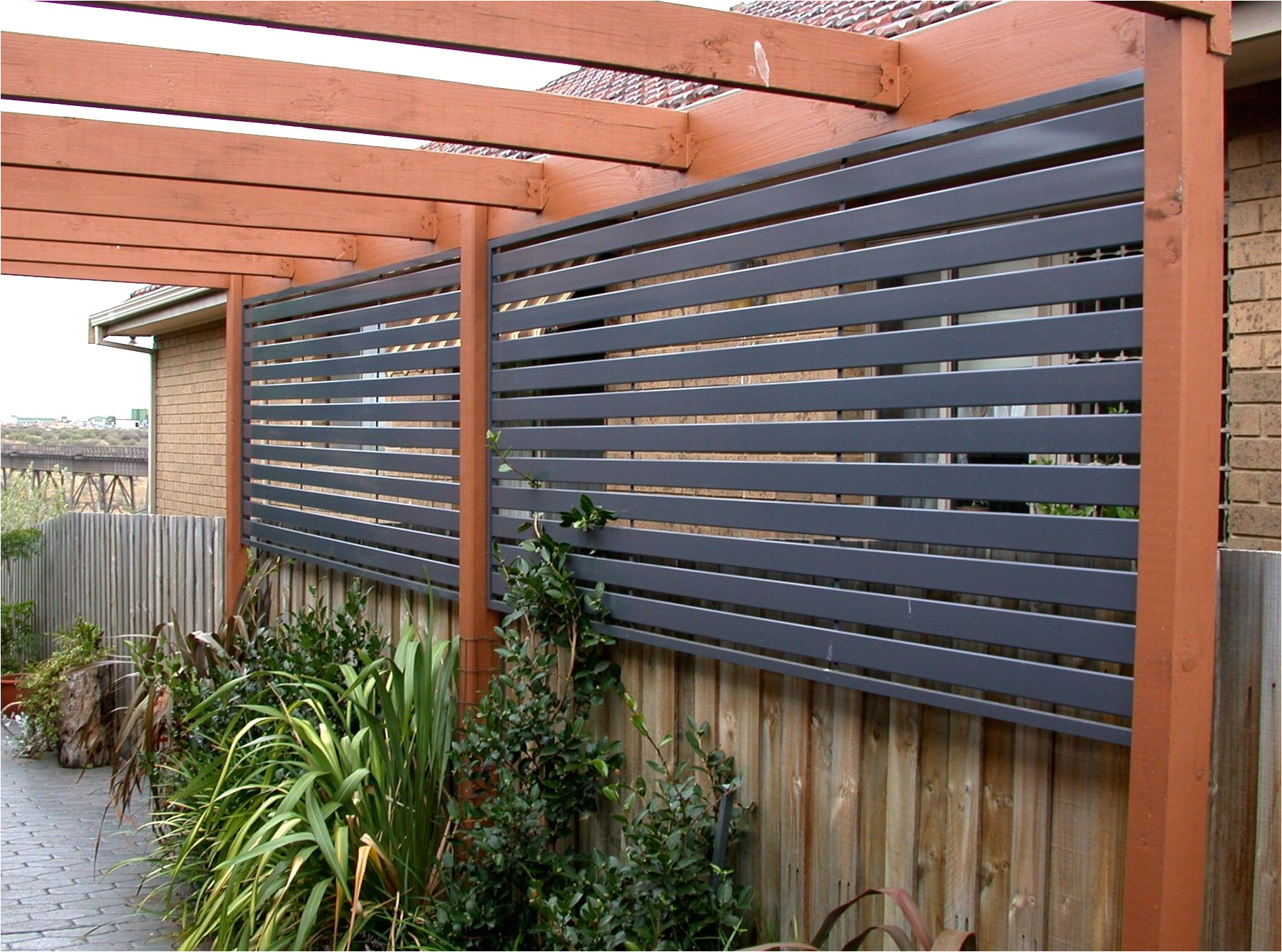 a clever take on privacy screens as robert frost wrote good fences make good neighbors diy outdoor privacy screen ideas