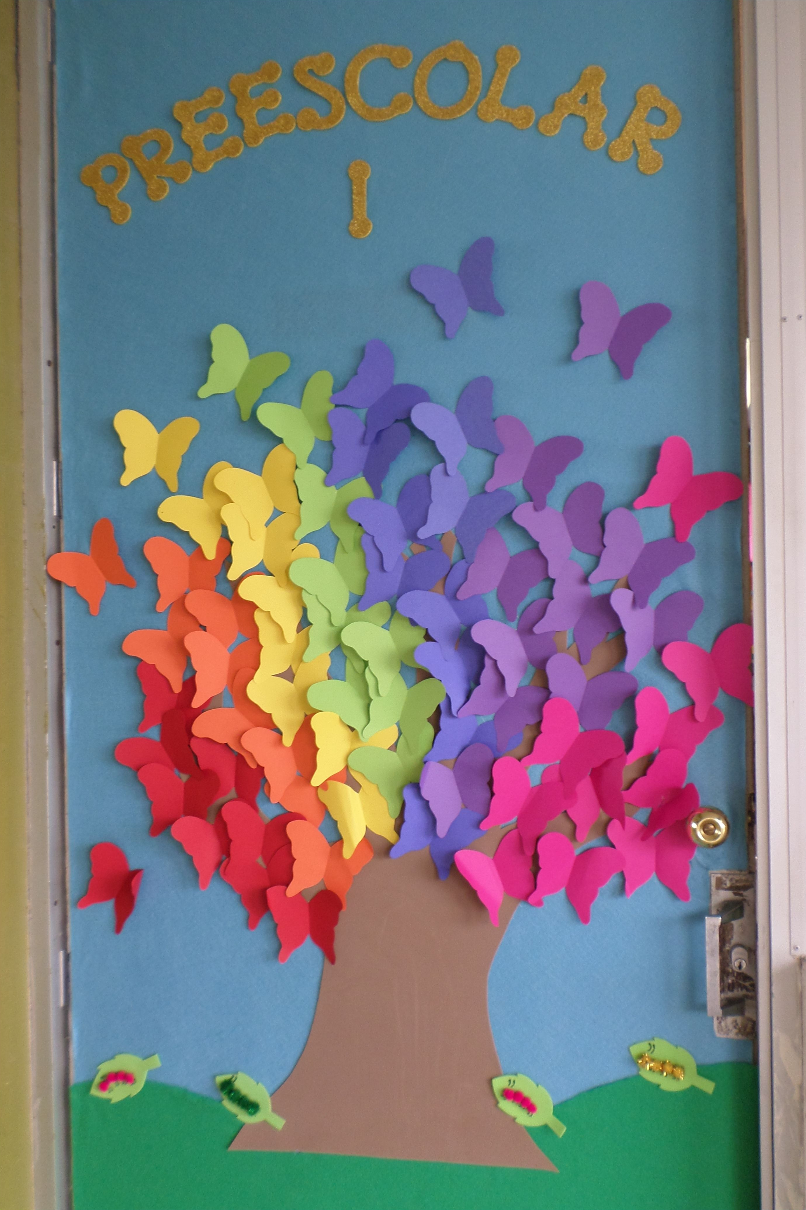 puerta del salon de clases decorada de primavera spring classroom door decoration