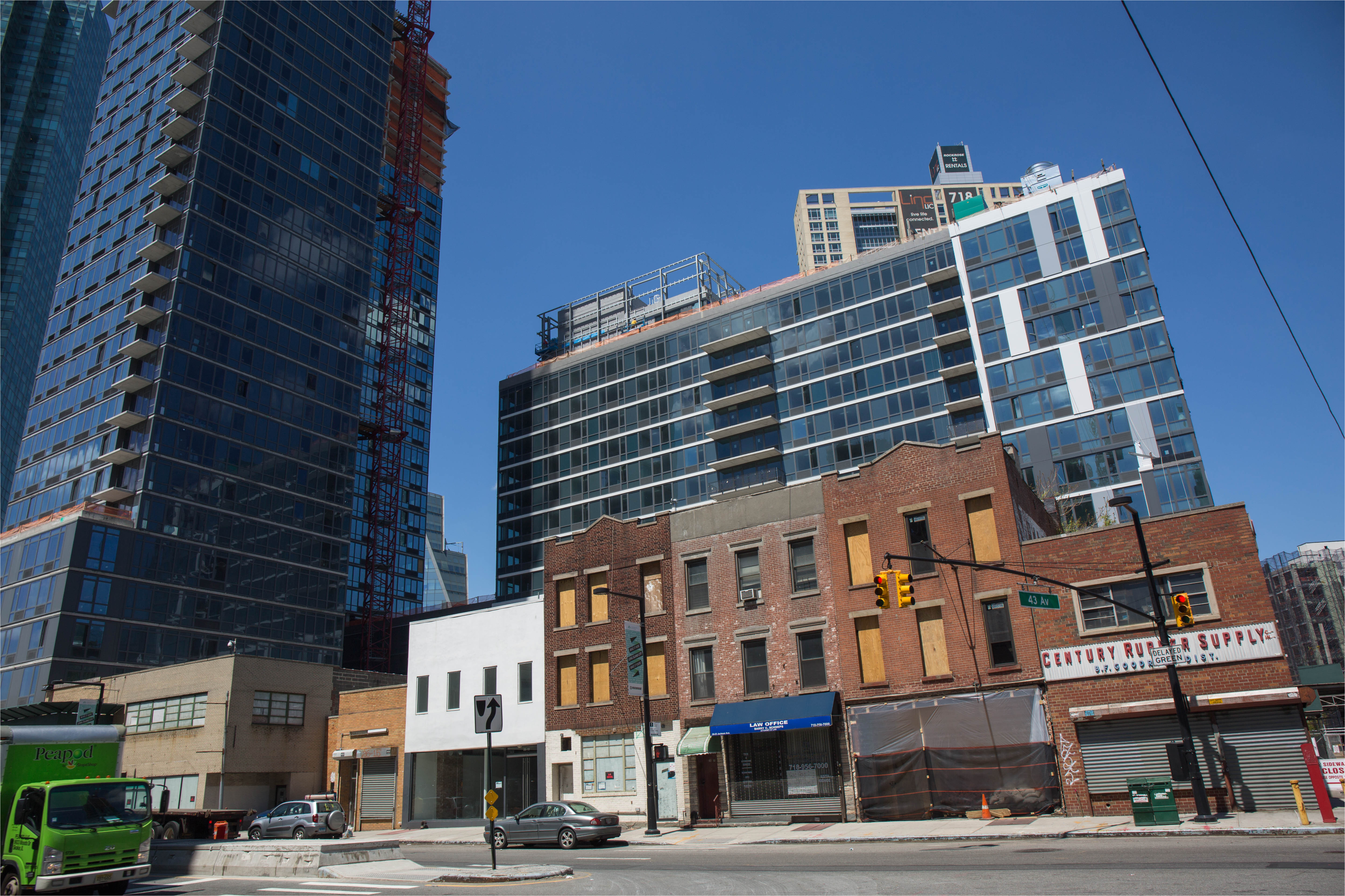 strolling long island city s jackson avenue where new buildings abound curbed ny