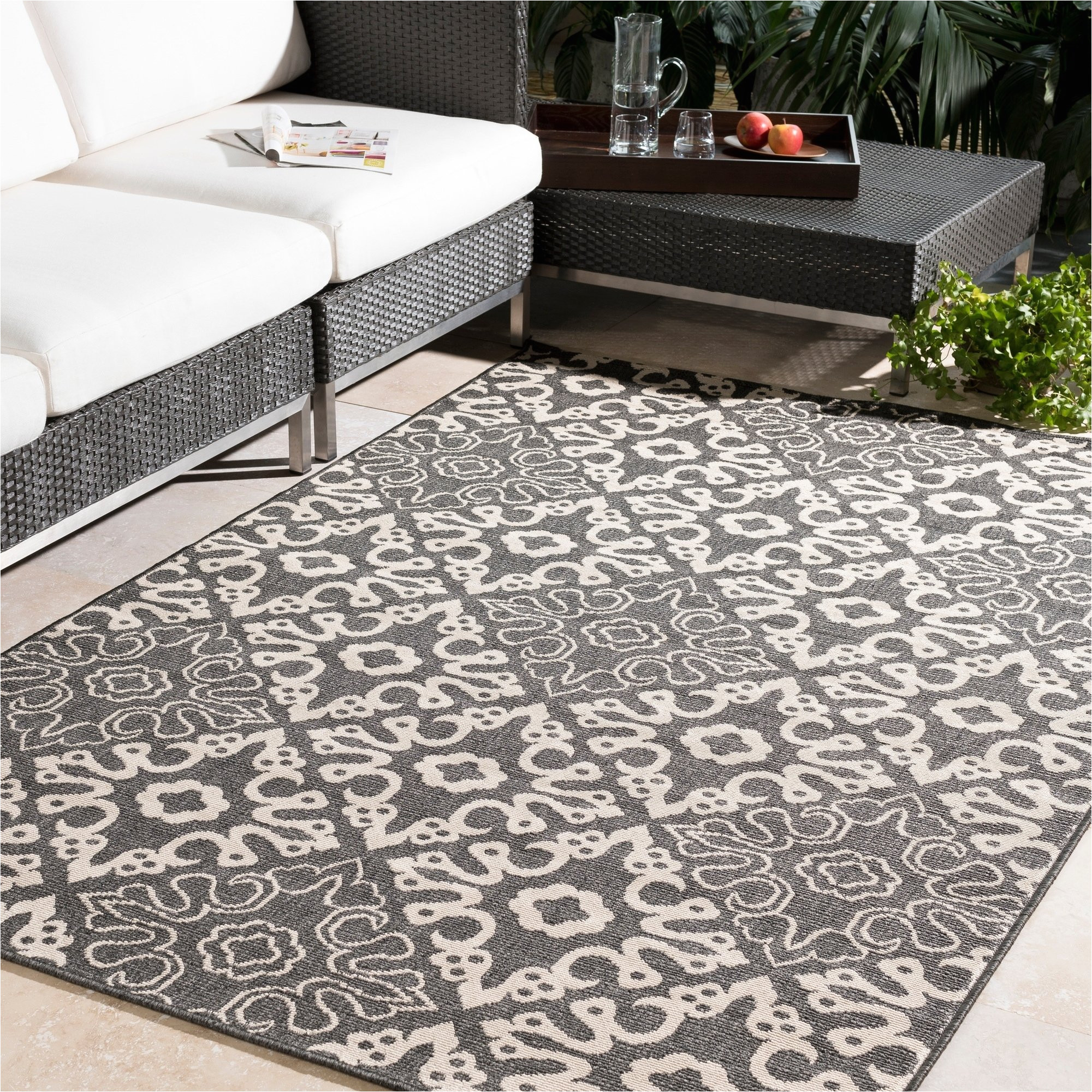 shop olivia contemporary geometric indoor outdoor area rug on sale free shipping today overstock com 9442180