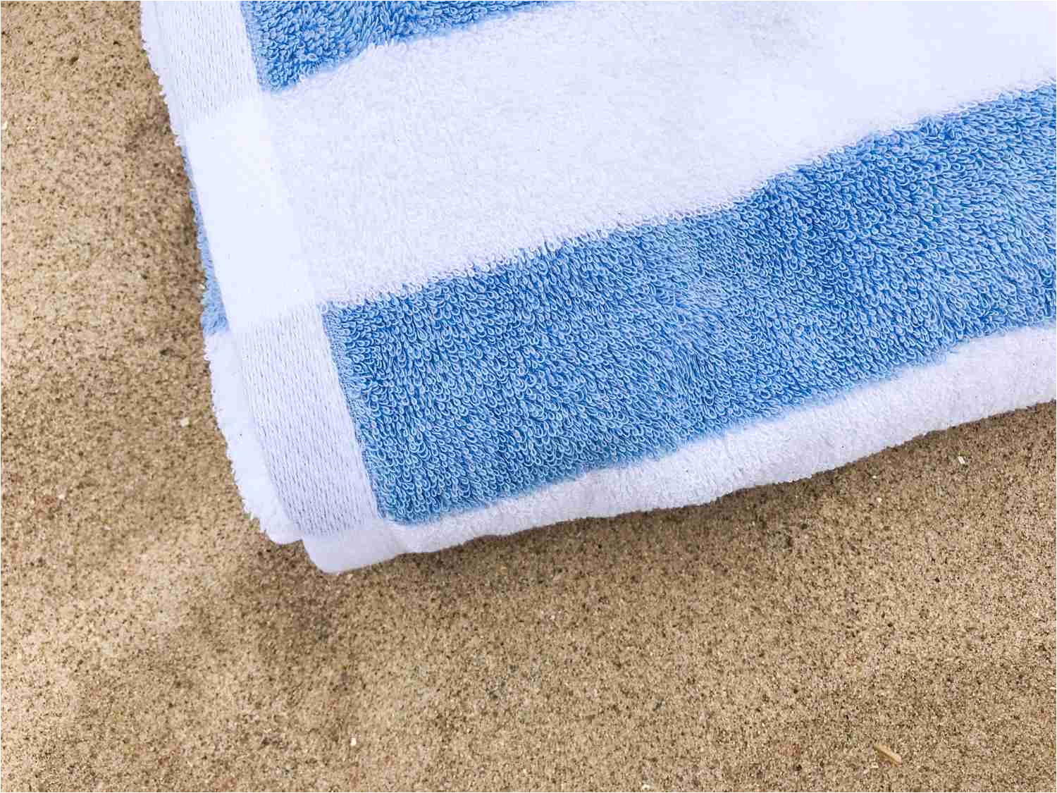 this towel s biggest pluses according to our testers were its reasonable price its softness and the fact that it absorbs water quickly