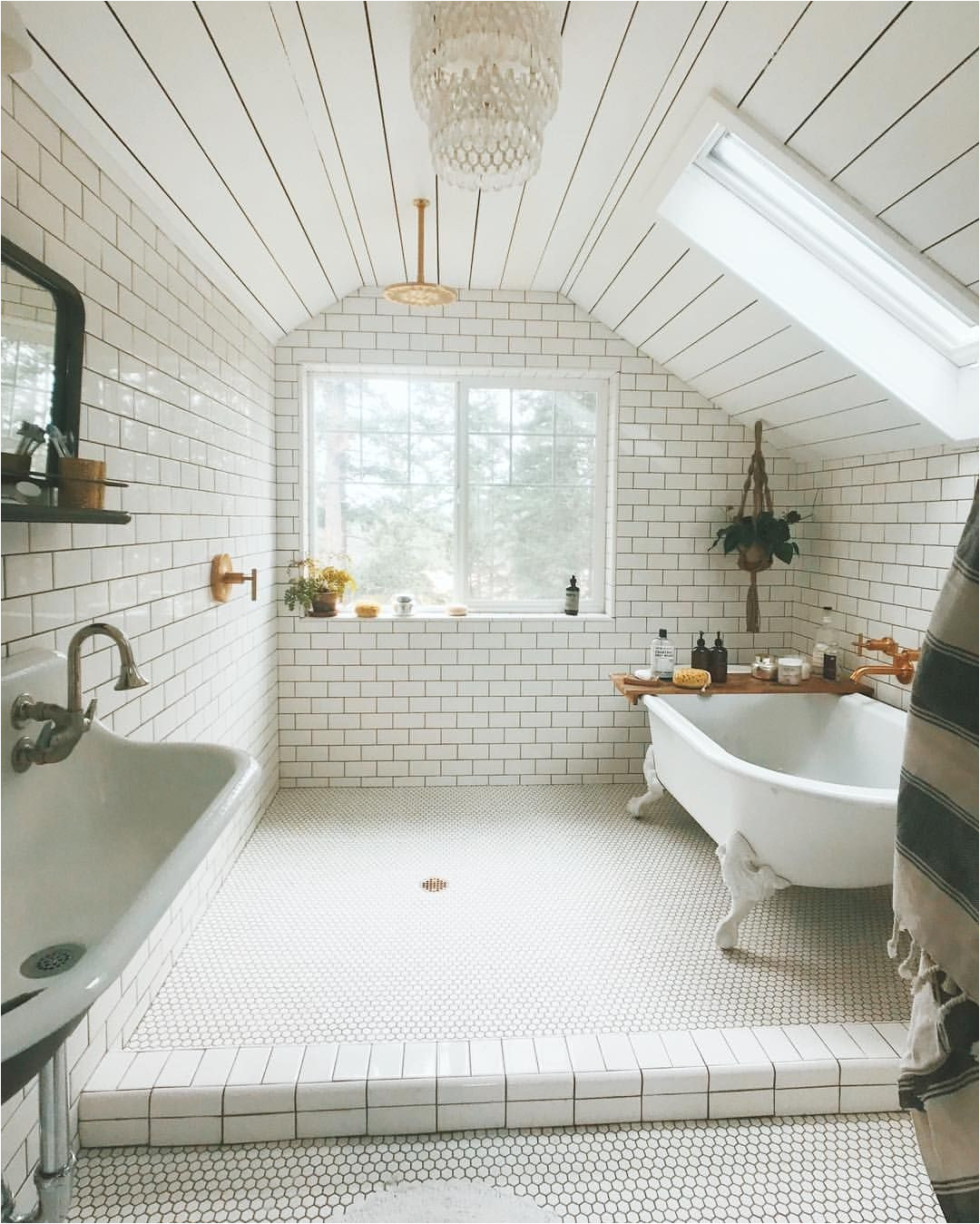 not the white tile walls but that clawfoot tub a a