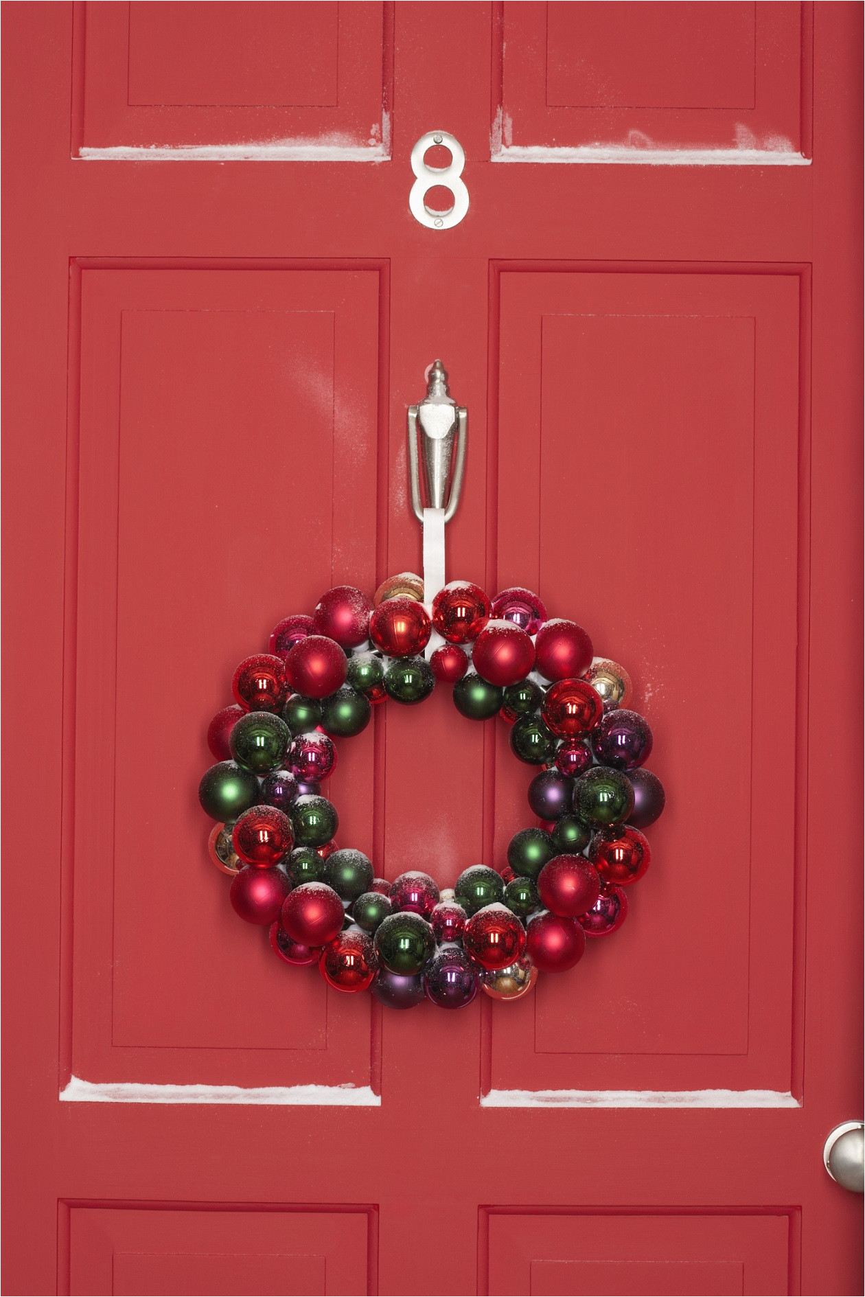 interesting christmas wreath with decoracion puertas navideas great de puertas para navidad