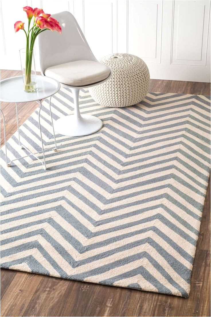 the rugs usa homespun chevron rug deftly blends the trendy popularity of chevron stripes with the timeless comfort of a well made sturdy area rug