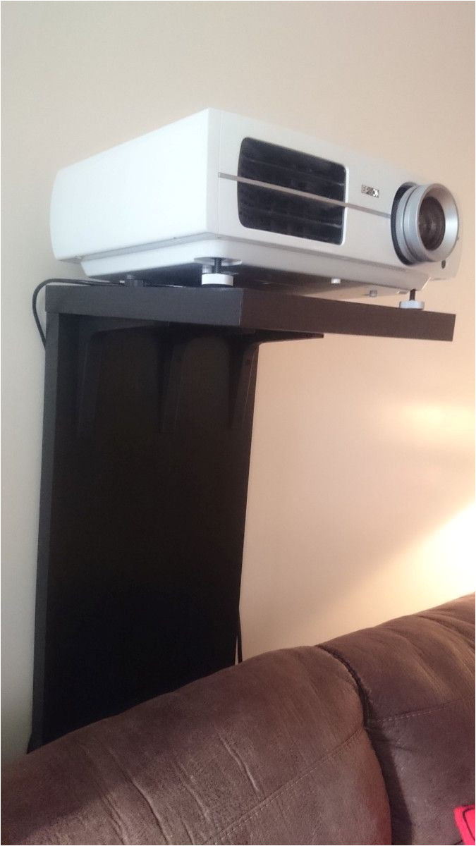 a video projector stand that won t screw up your wall