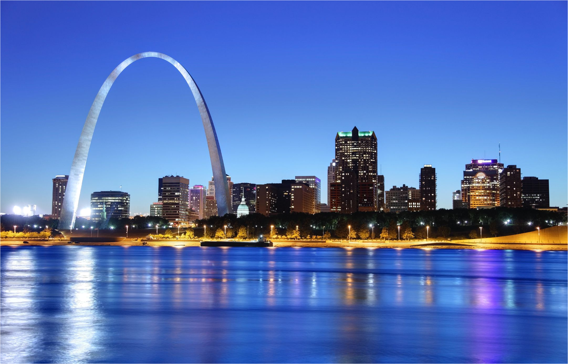 gateway arch at night 58e54d383df78c5162bdfa06 jpg