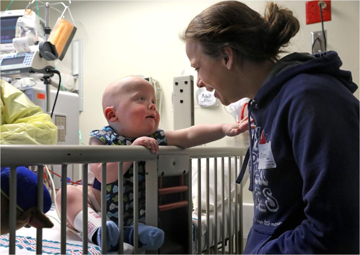 a lifesaving gift near stranger donates kidney to toddler in st louis