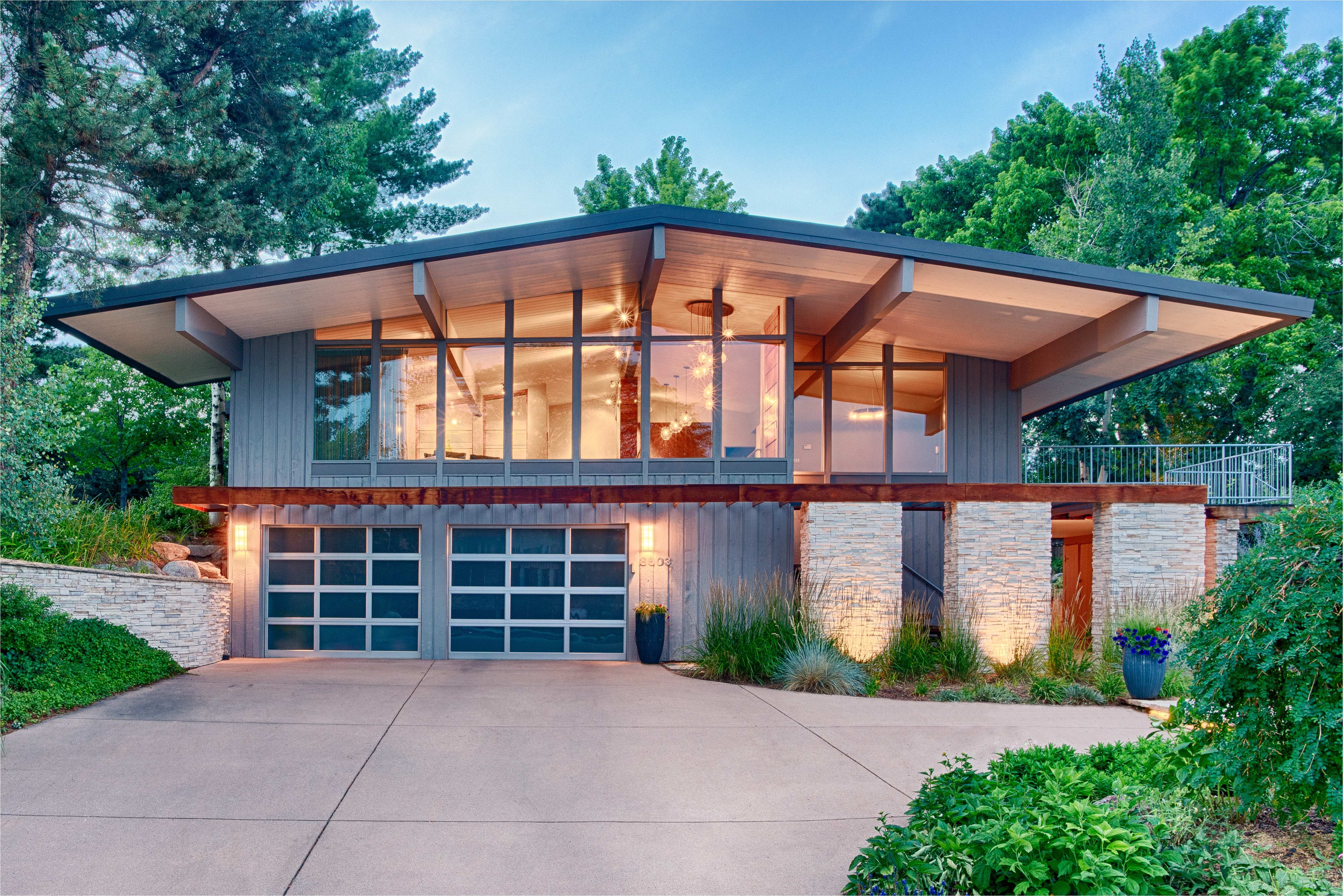 midcentury home with mountain views asks 910k