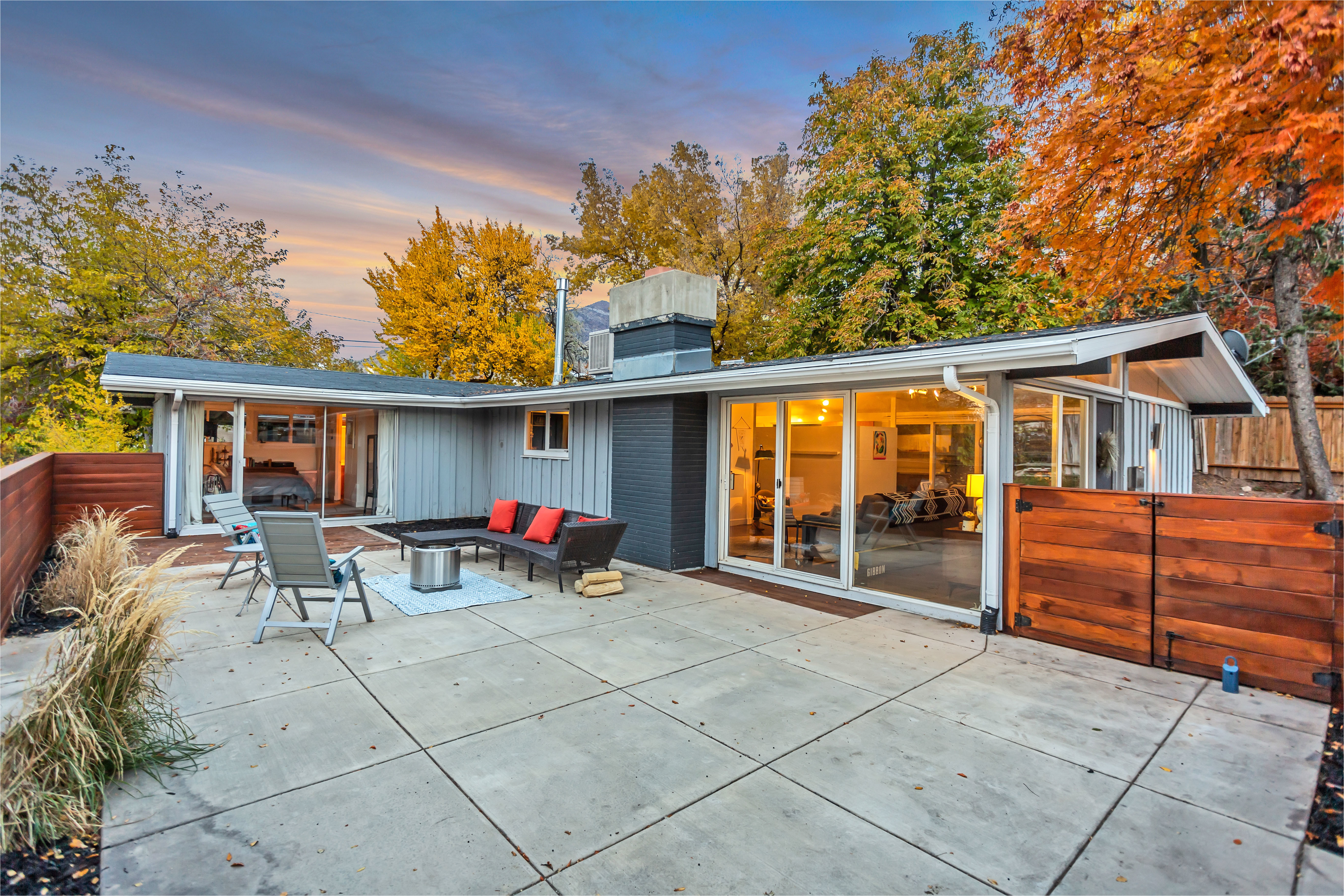 airy midcentury by cliff may wants 475k