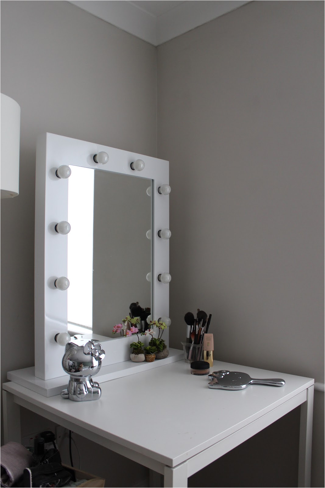 multipurpose lighted bathroom mirror