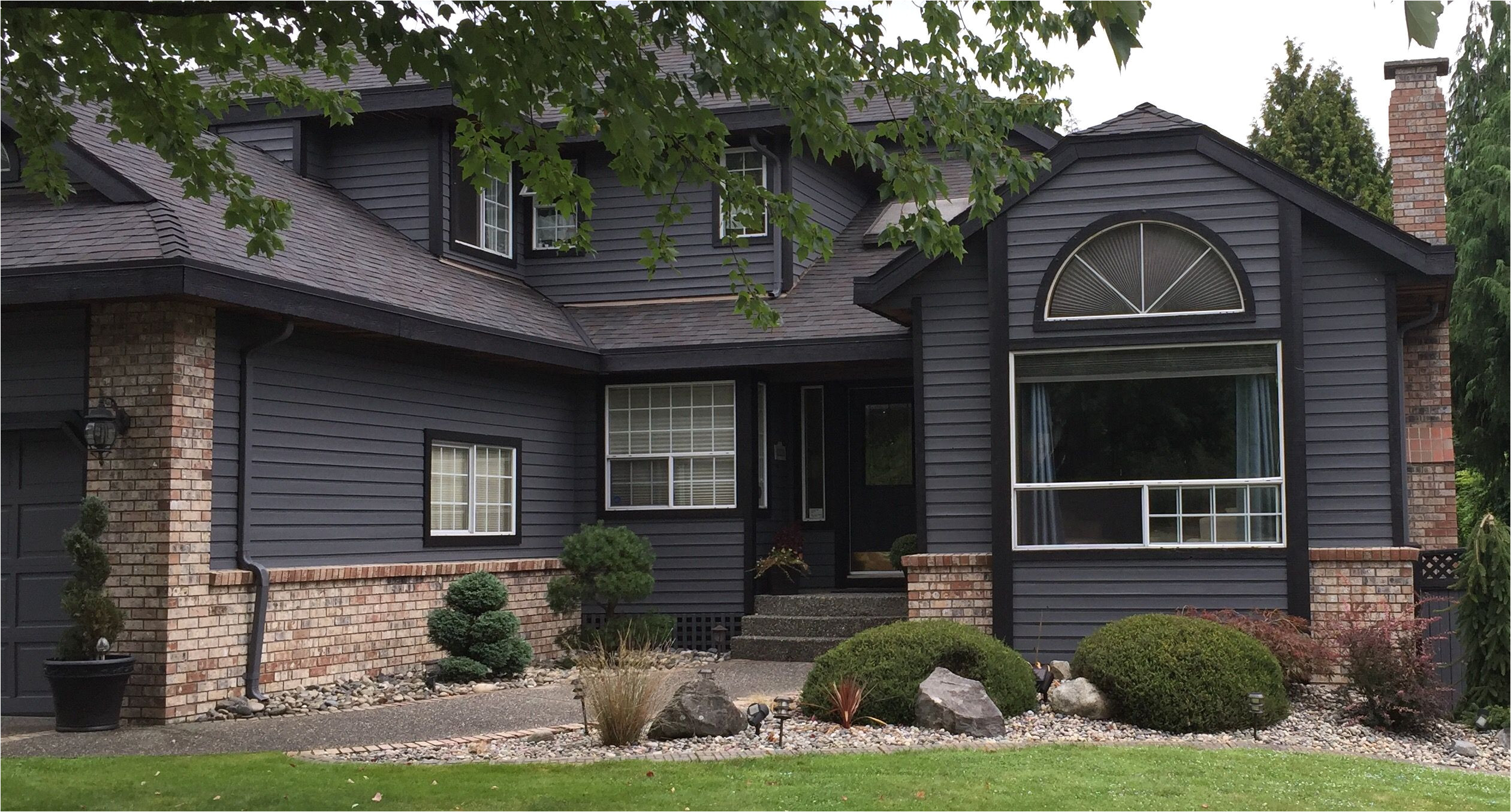 we painted the garage this color over the weekend peppercorn a great house colour sherwin williams peppercorn