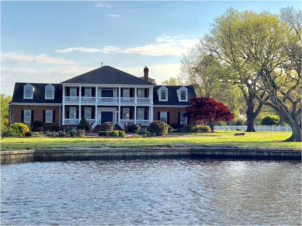 custom remolded up graded plantation home over looking the intracoastal with deep water