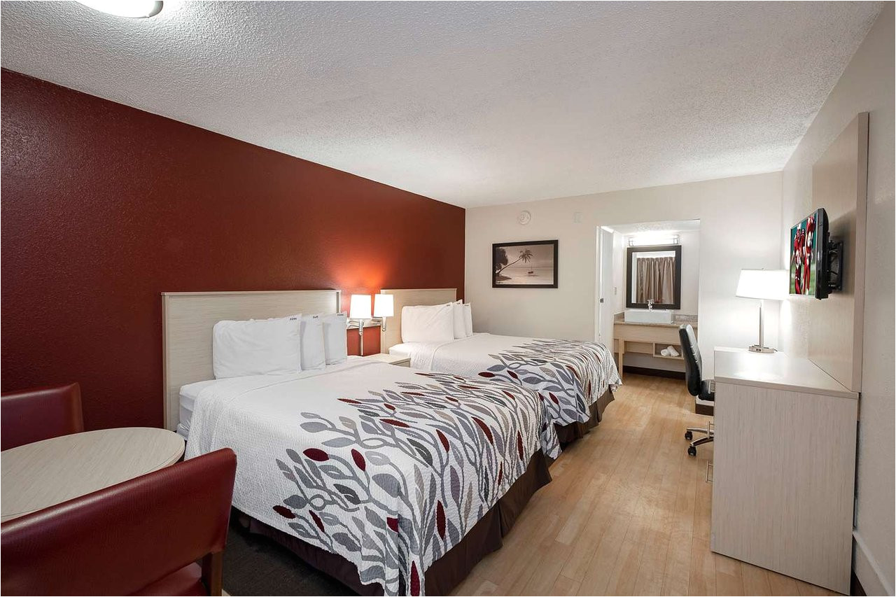 red roof plus and suites naples ci i 1i 5i 8i c 135 updated prices reviews photos florida hotel tripadvisor