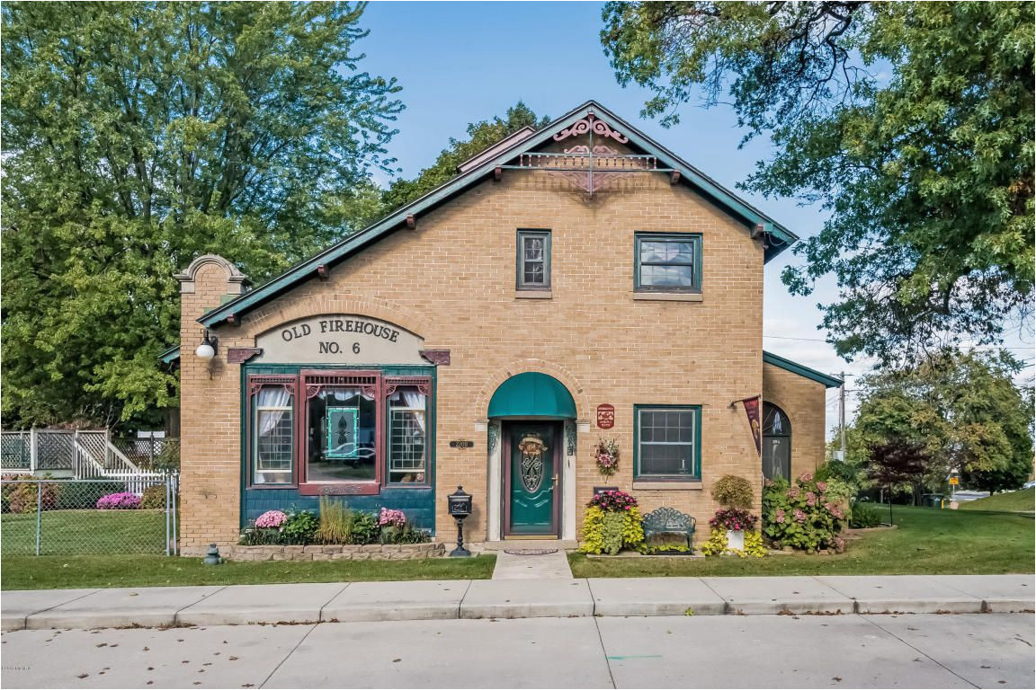 2200 harrison avenue muskegon michigan photos via coldwell banker