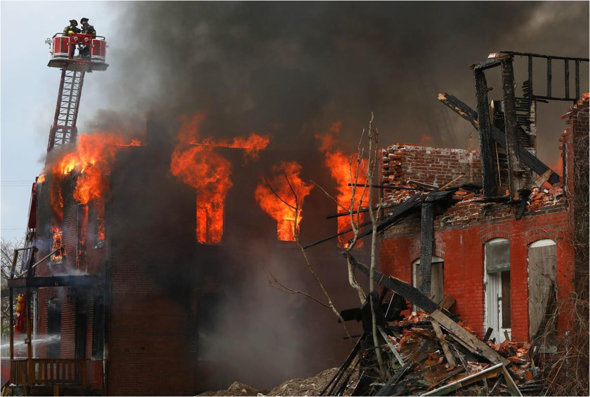 vacant home burns in jeff vanderlou st louis firefighters