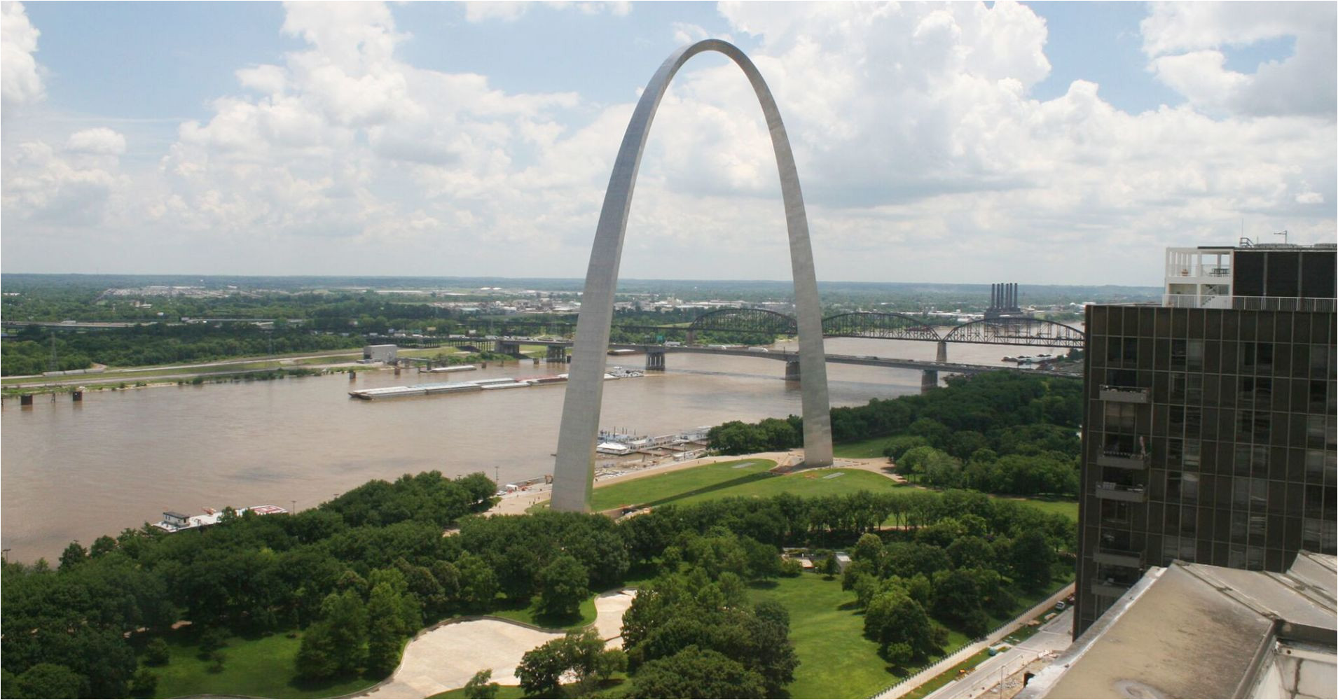 105047080 daytime view of the iconic gateway arch in st louis courtesy of gateway arch park foundation preview 1910x1000 jpg