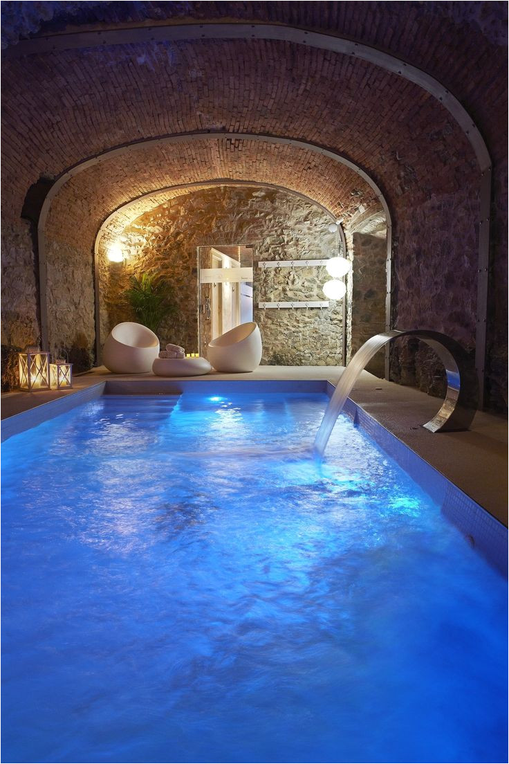 24 hotels with spectacular indoor pools