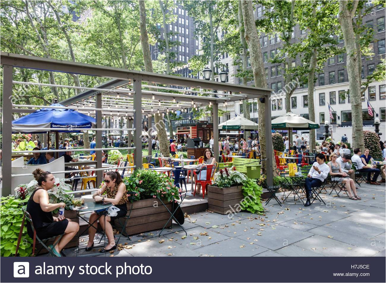 built on an old railway manhattan new york city nyc ny midtown bryant park public park southwest porch restaurant outdoor lounge