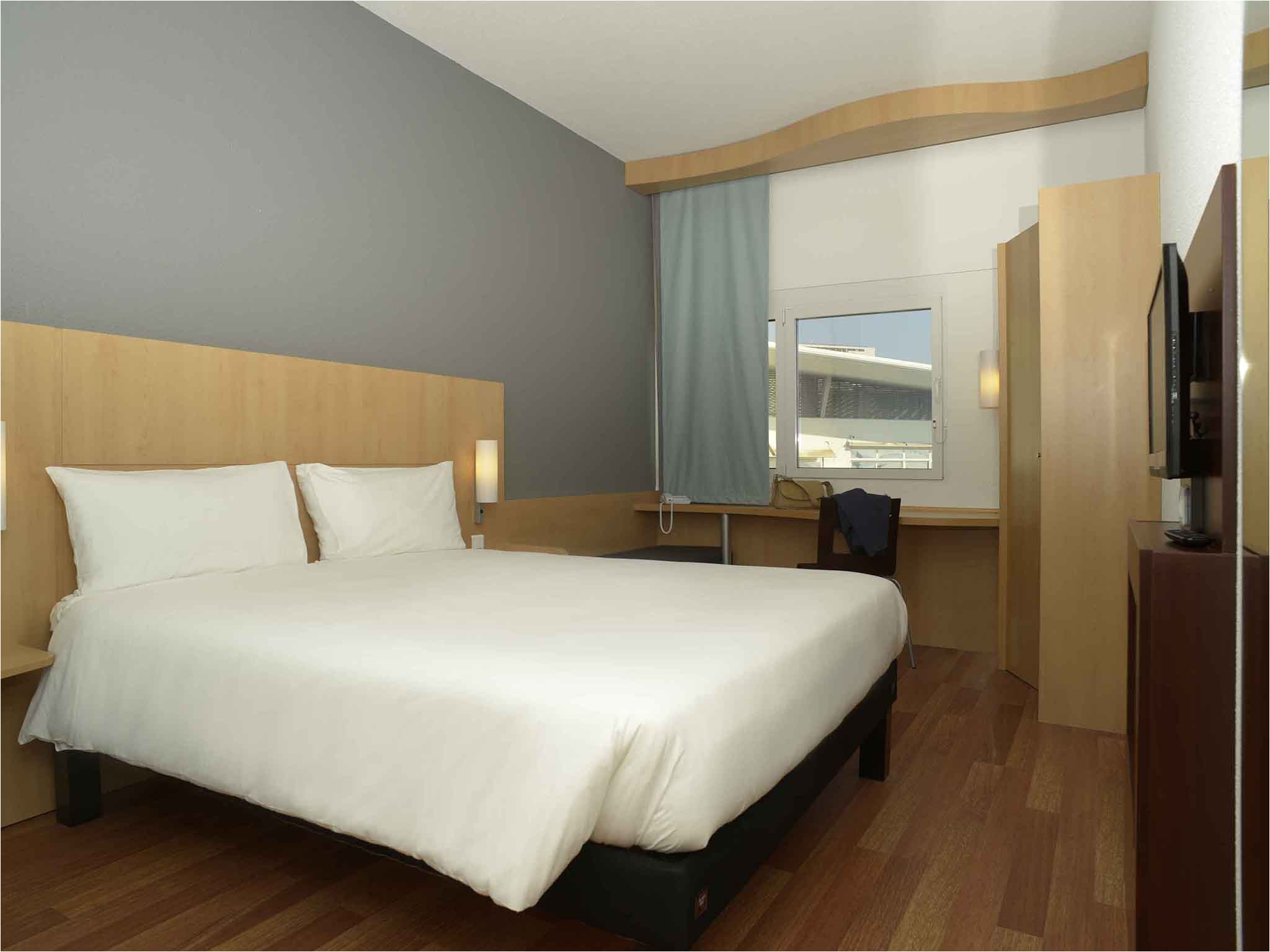 zimmer ibis lisboa parque das naa oes