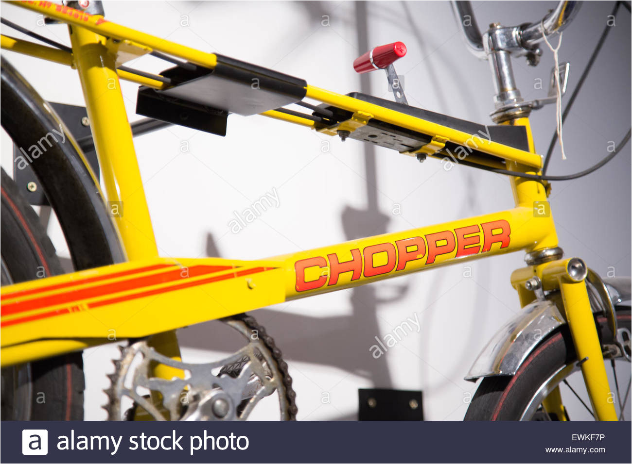 raleigh chopper fahrrad vintage retro fahrrad an der coventry transport museum stockbild