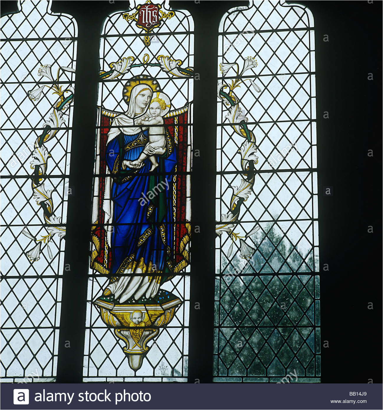 stained glass window st mildred s church tenterden the virgin mary with the baby