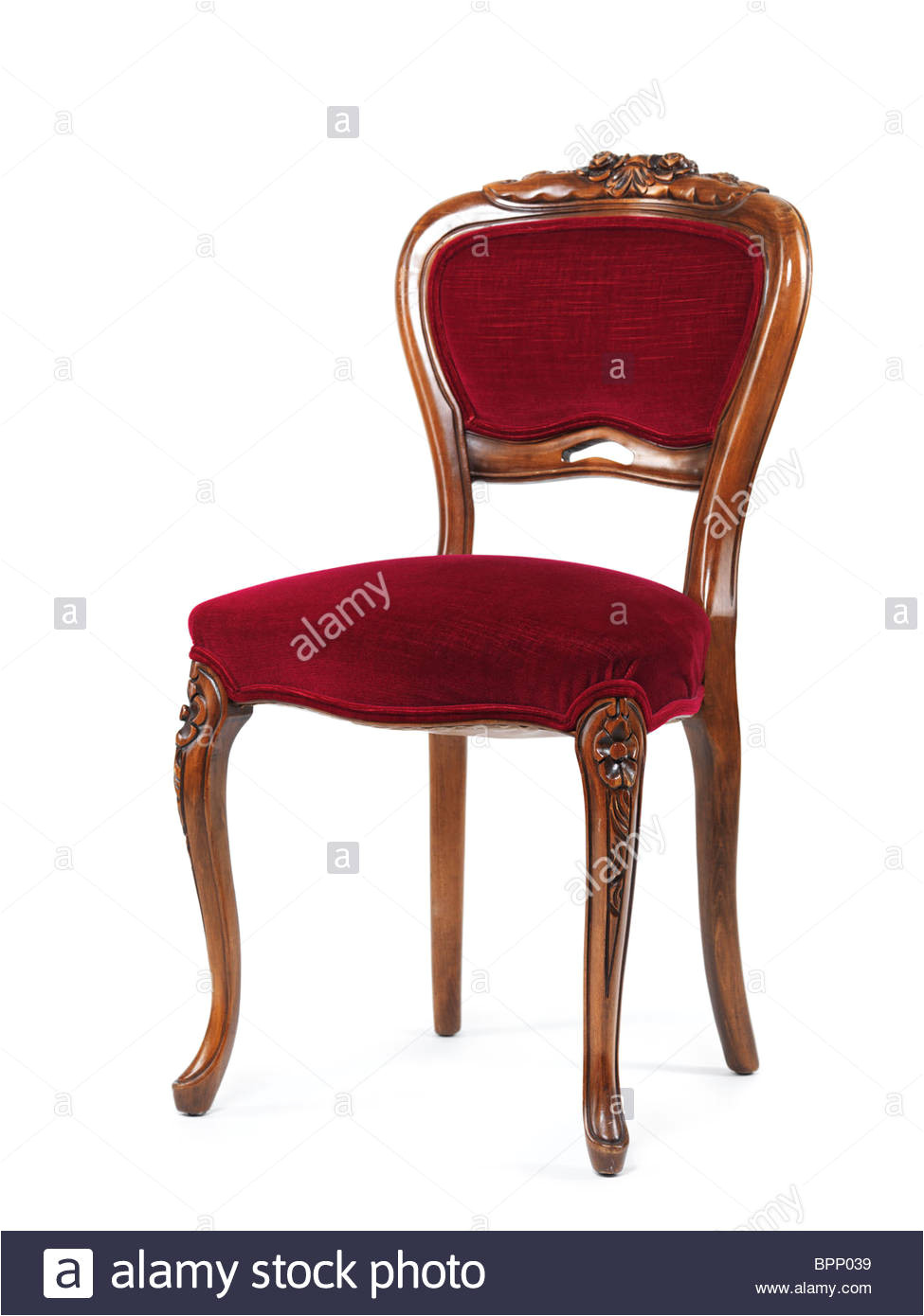 silla de madera antigua con tapicera a roja aislado sobre fondo blanco imagen de stock