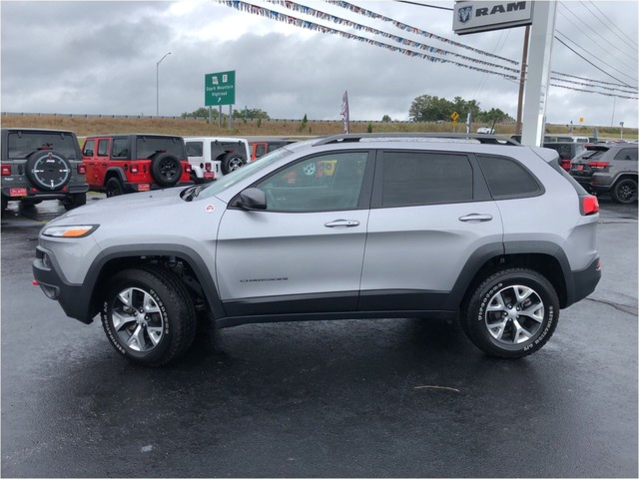 used 2018 jeep cherokee in branson mo