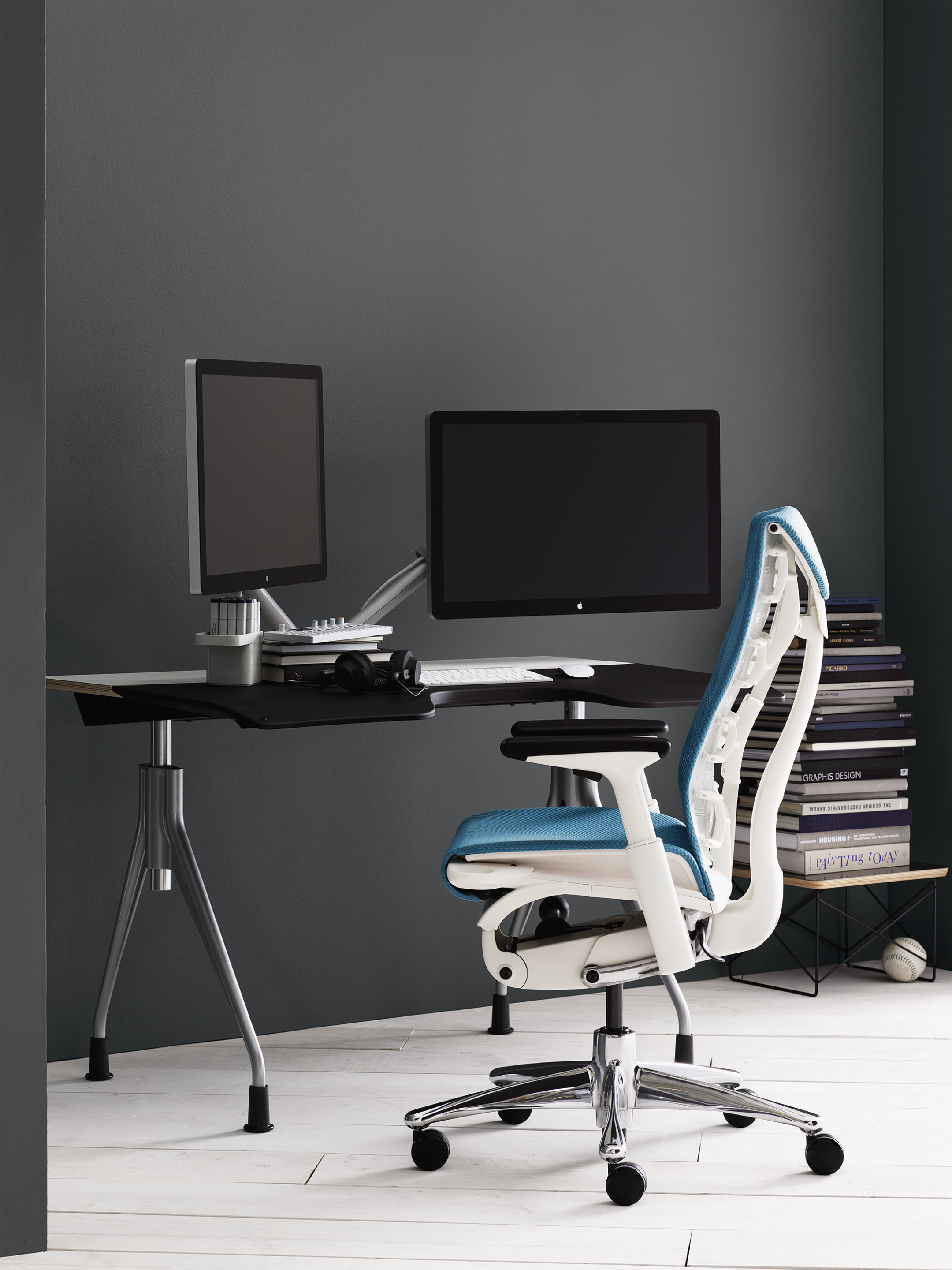 embodya task chair