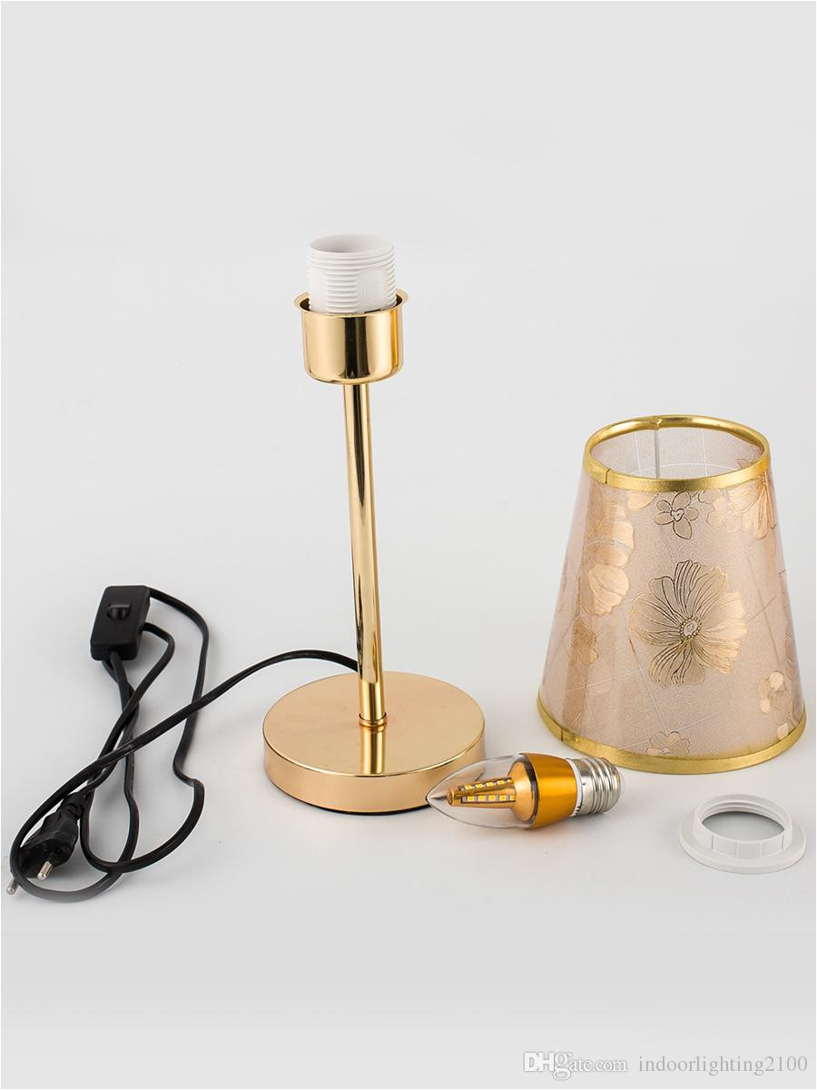 venta al por mayor moda europa flor de oro pantalla led lamparas de mesa base de