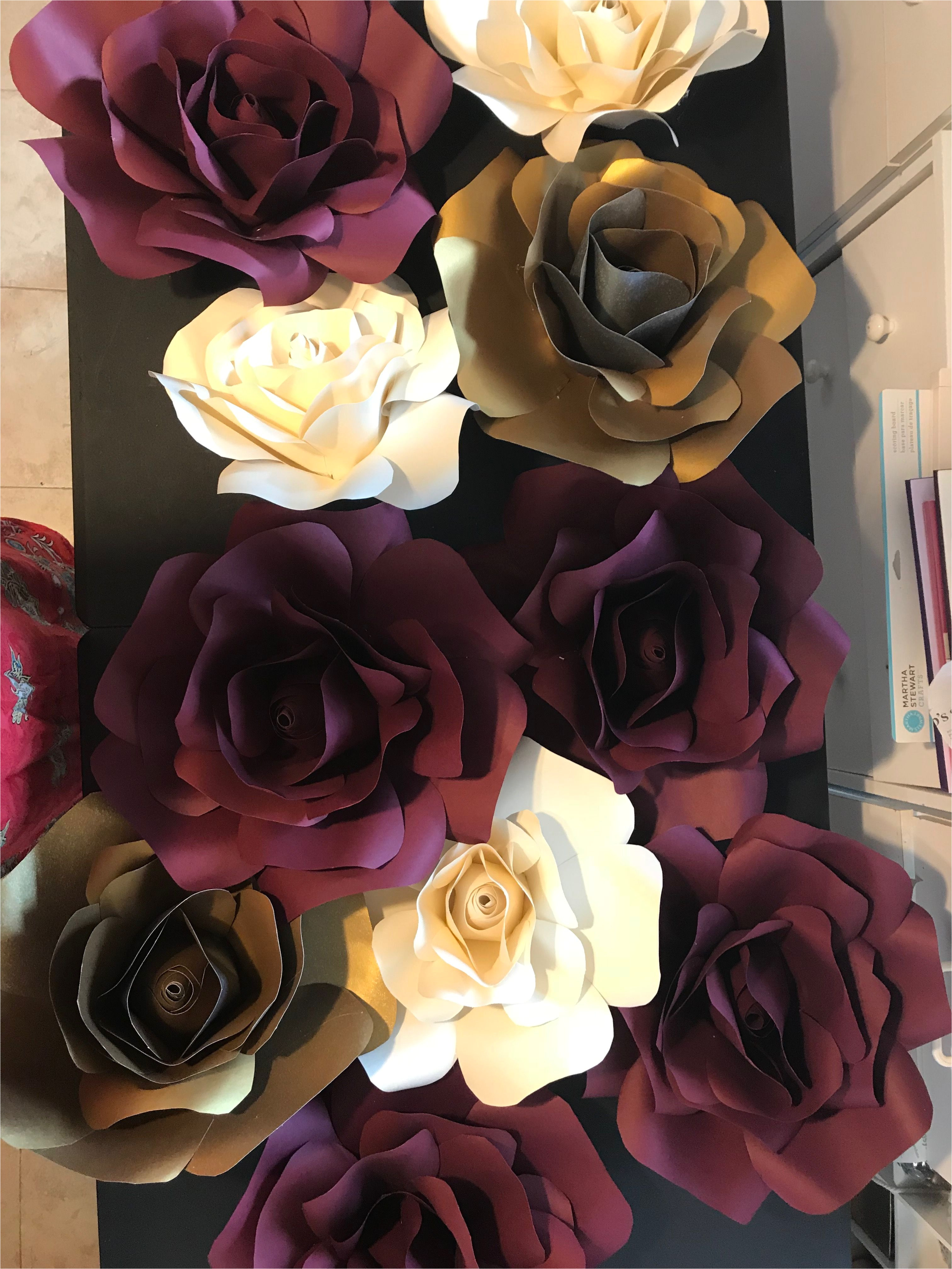 paper flowers backdrop mesas para