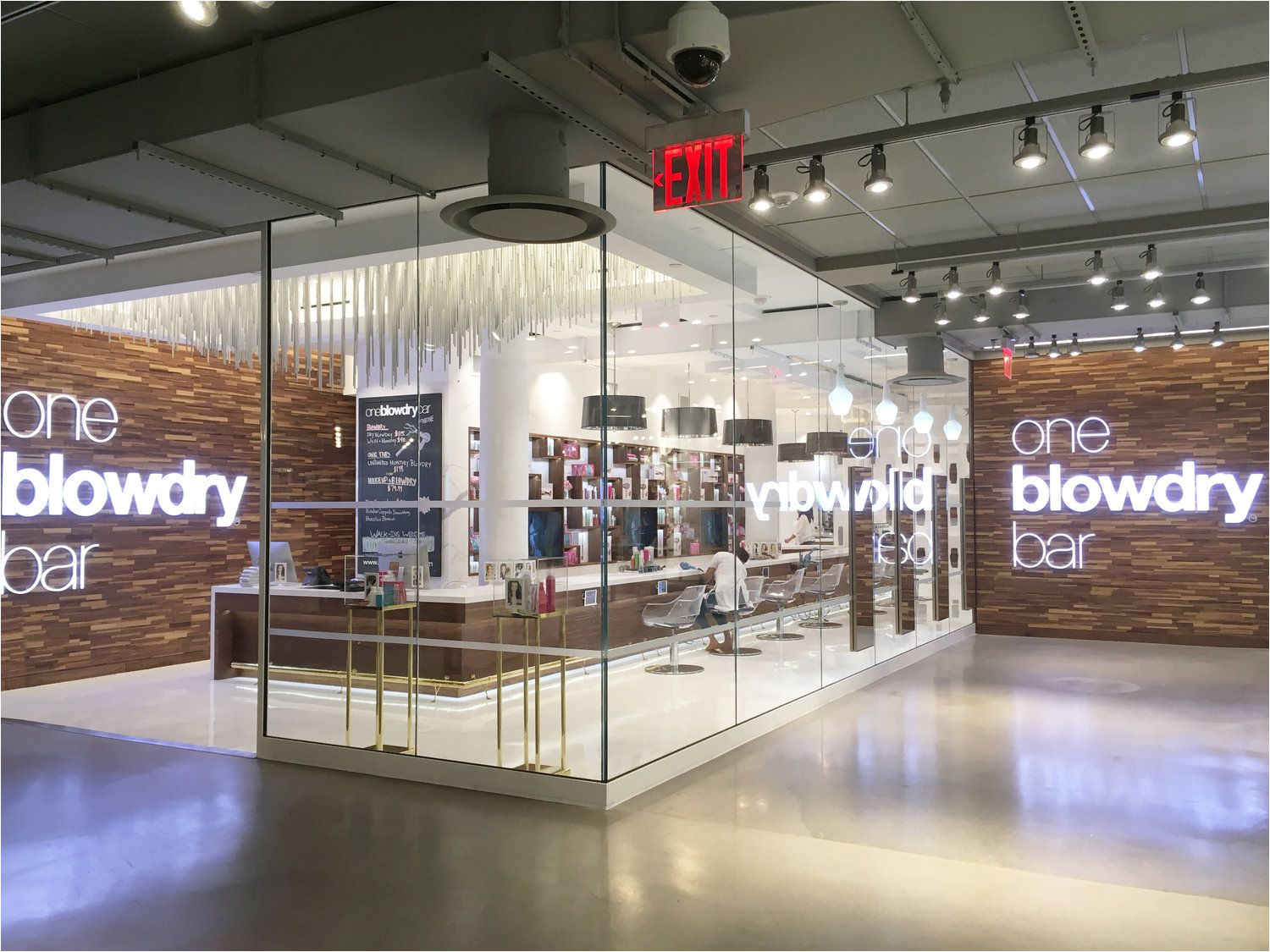 macy s one blow dry bar in manhattan new york blow drybar blowouthairsalon blowout hair blowdry blowdrybar blowouts hothair longhair fashion