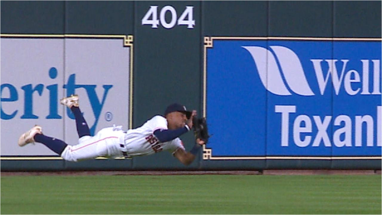 kemp gets airborne for the grab