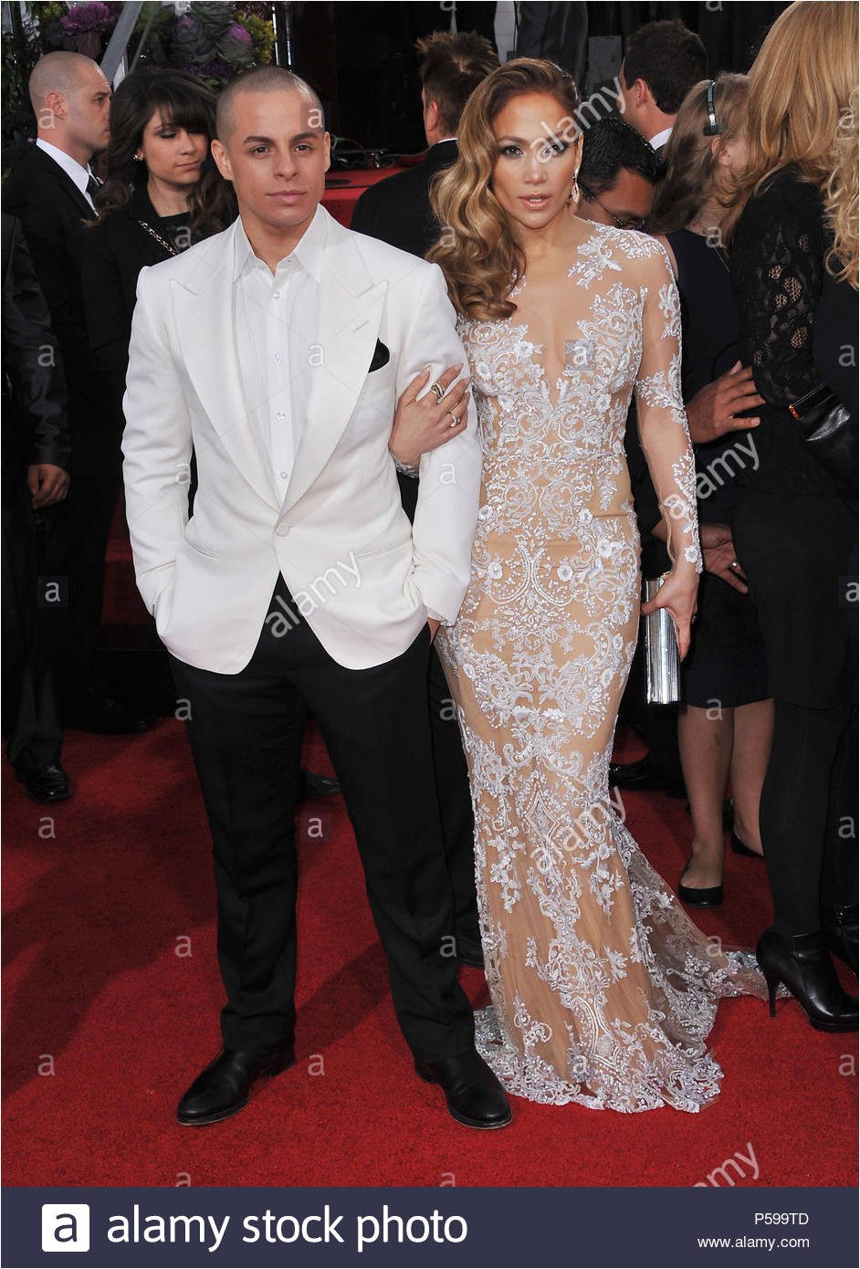 jennifer lopez und casper smart 463 an der 70th golden globes awards 2013 ankunft auf dem hilton