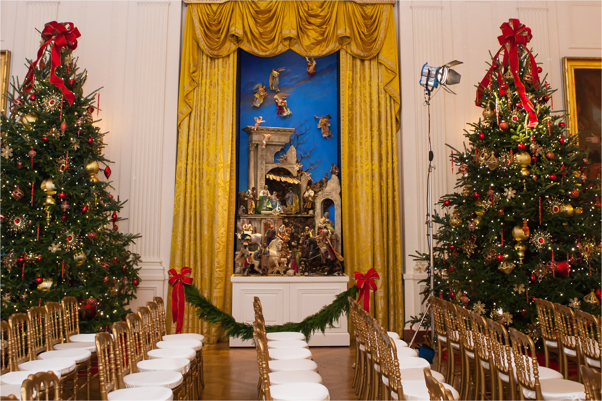 the nativity scene on display at the obama white house in 2016