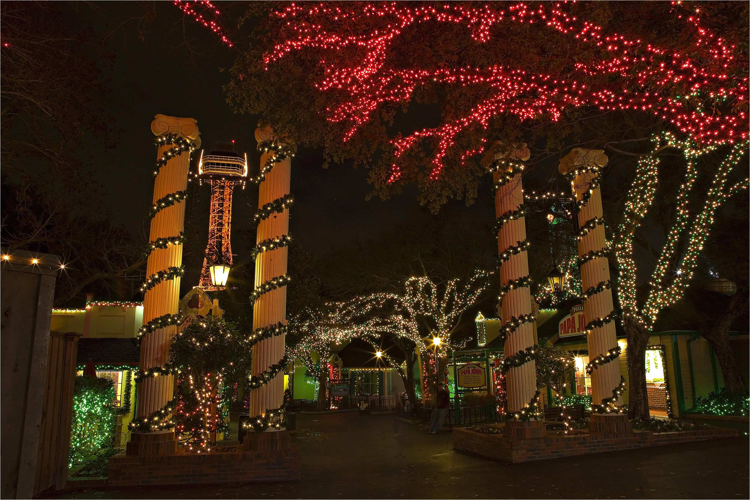 holidayintheparksixflagsovertexas 5bc0c16146e0fb0026ea90f0 jpg