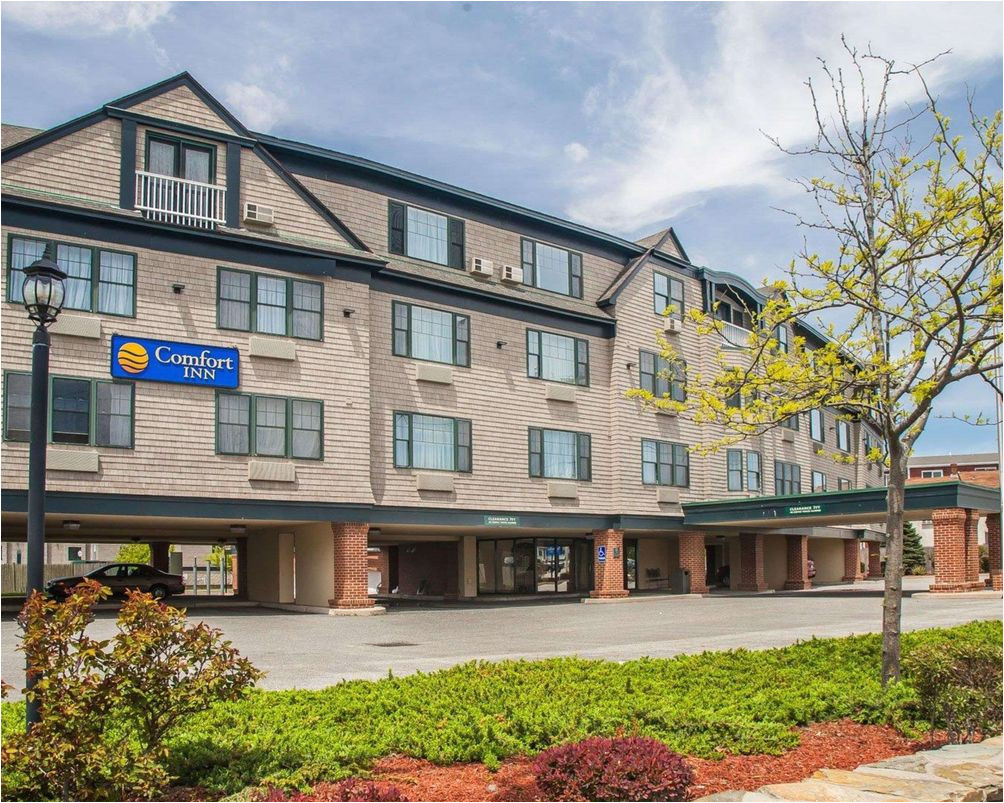 comfort inn at newport beach middletown building