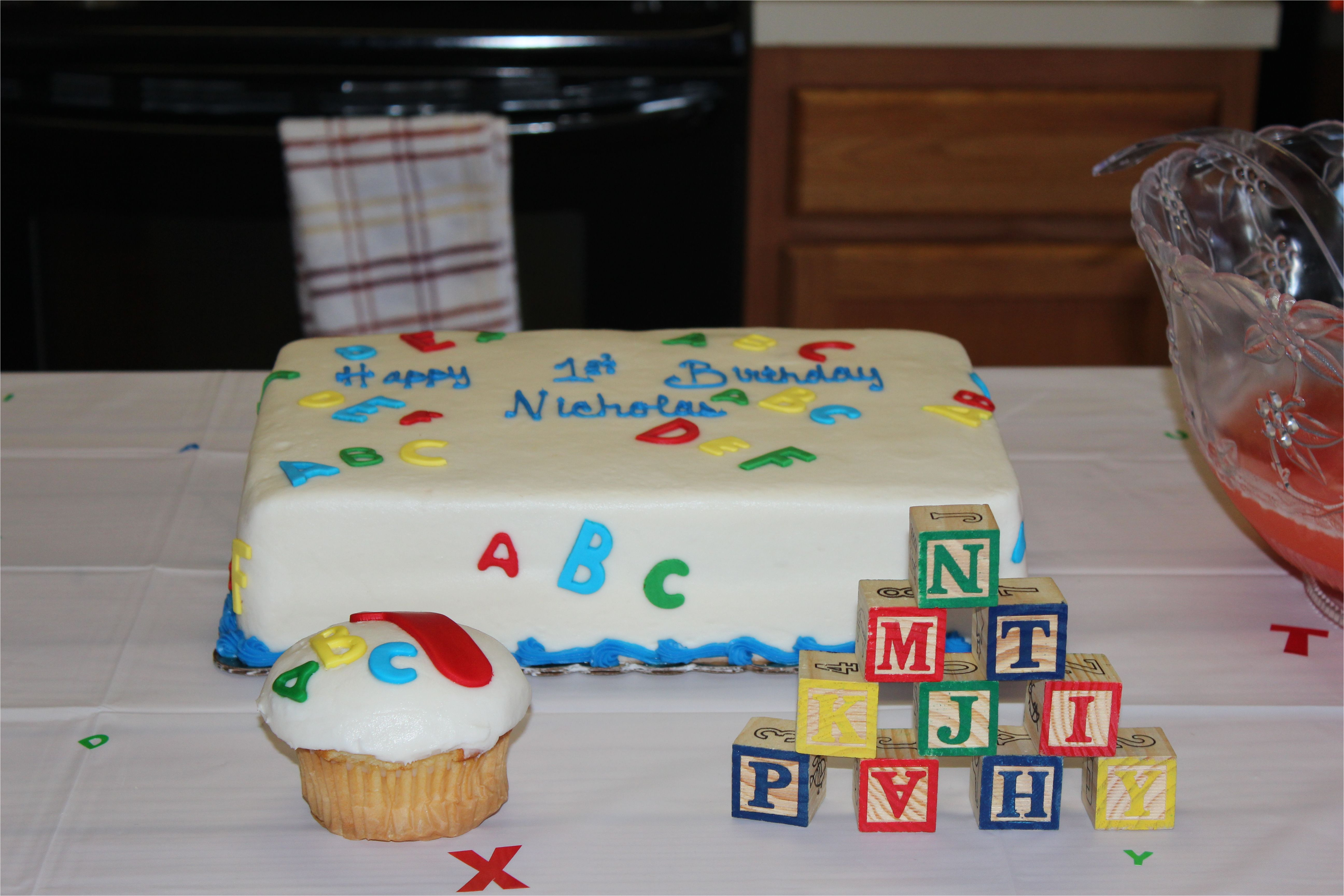 alphabet birthday cake and smash cake