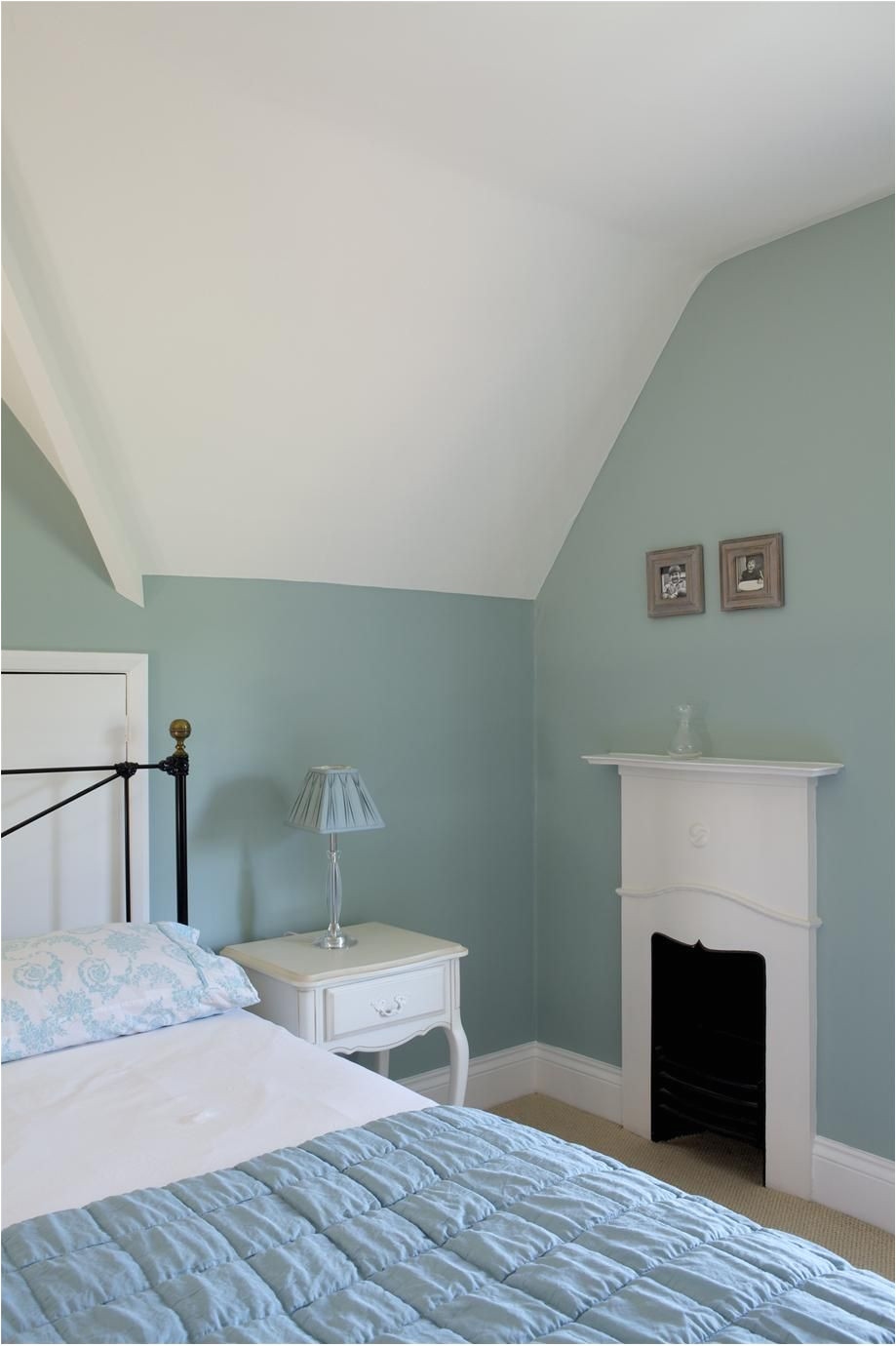 wall color is farrow and ball green blue