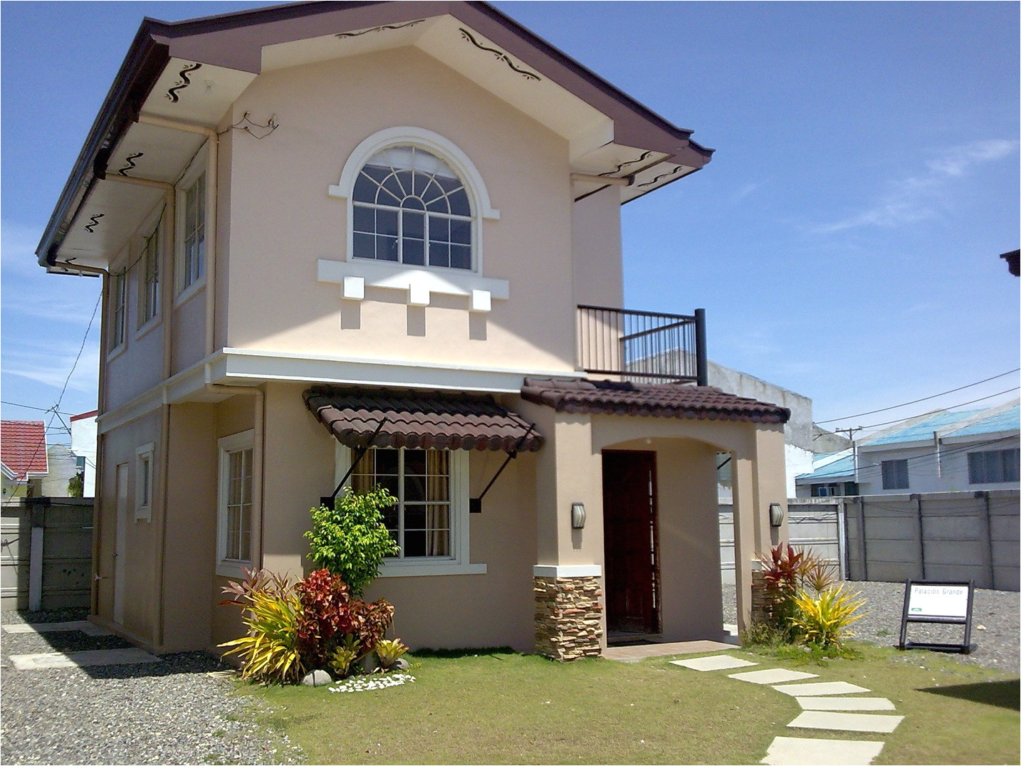 modelos de fachadas de casas de dos pisos peque as casa americana con casas de un