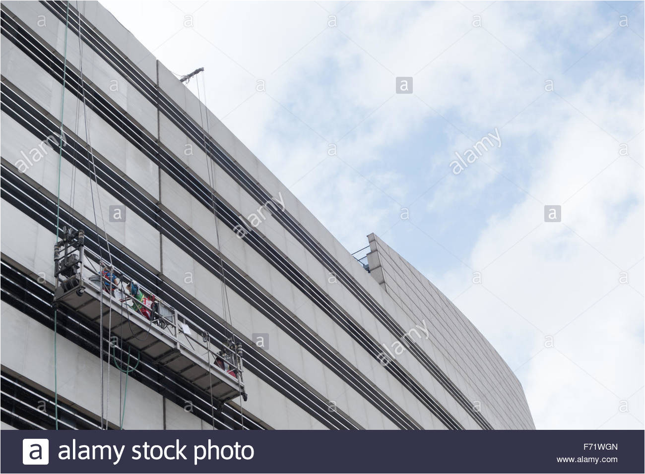 Gutter Cleaning Birmingham Al Window Cleaning Platform Stock Photos Window Cleaning Platform